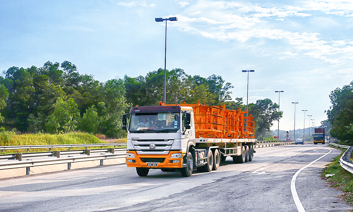 Heavy Hauling Truck Yellow Side